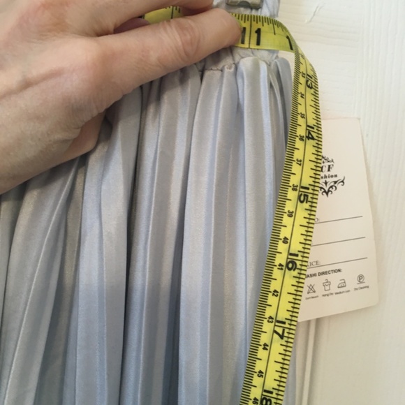 🎉HP!🎉NWT Silver Pleated Midi Skirt - Picture 4 of 5